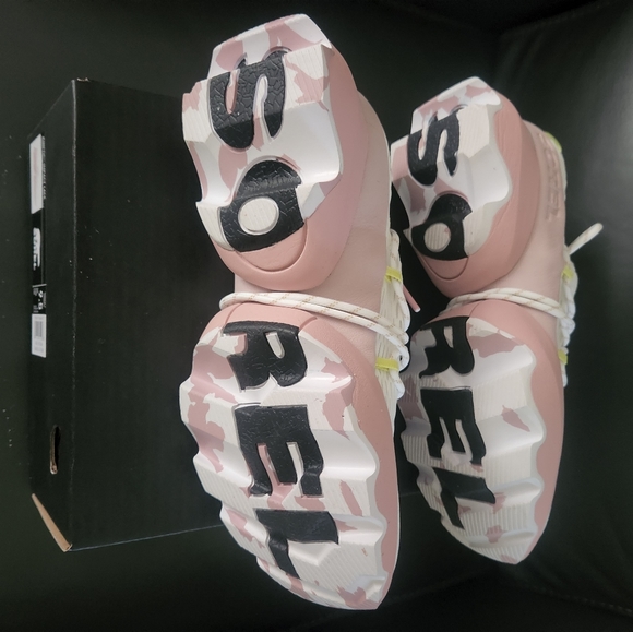 Sorel kinetic lace up sneakers. Sz 9.5 - Picture 3 of 8